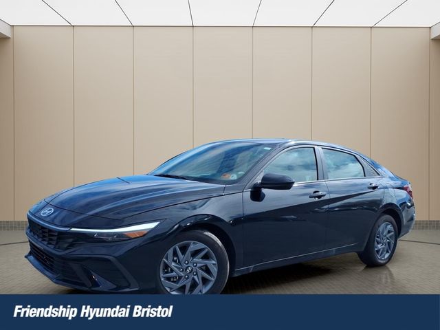 Abyss Black 2024 Hyundai Elantra SEL FWD Sedan Front-Wheel Drive Continuously Variable Transmission