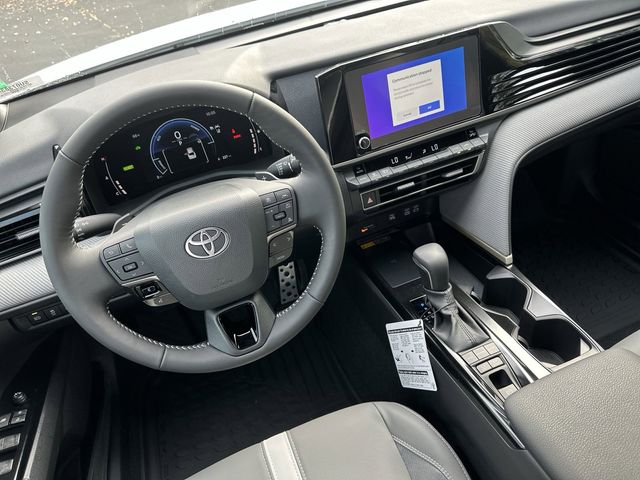 2025 Toyota Camry SE 13