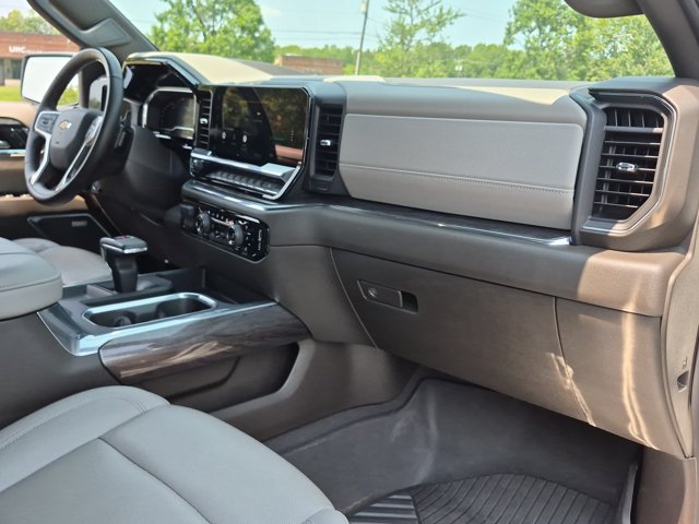 Used 2024 White Chevrolet LTZ image 35