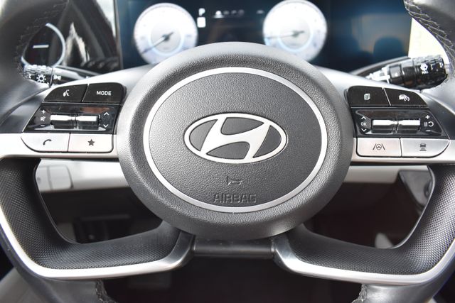Used 2024 Hyundai Elantra Sedan