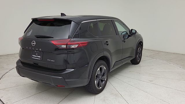 2024 Nissan Rogue SV - 4
