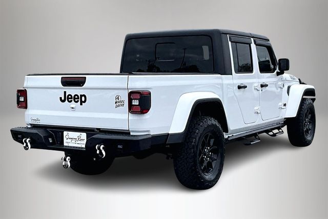 Used 2024 Jeep Gladiator Willys 4D Crew Cab
