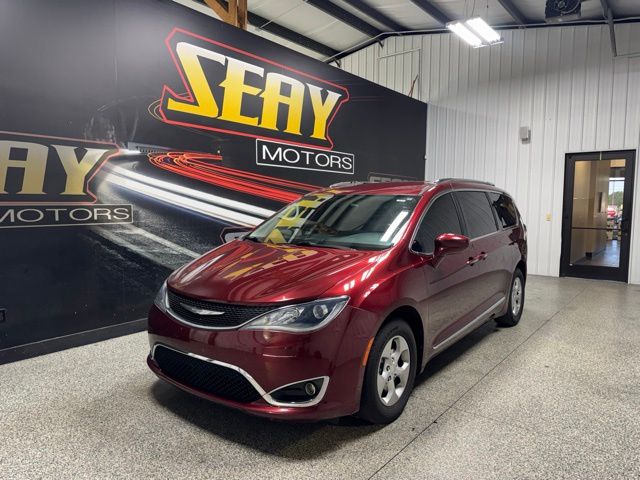 Velvet Red Pearlcoat 2017 Chrysler Pacifica Minivan Front-Wheel Drive 9-Speed Automatic
