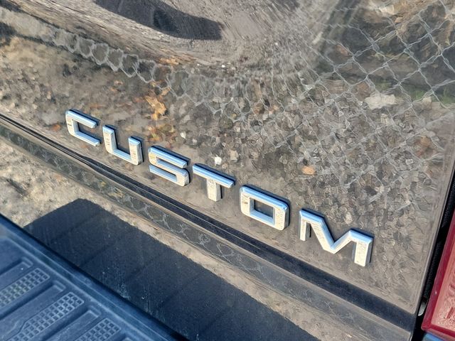 View vehicle photo 5