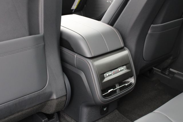 New 2026 White Lincoln Reserve image 24