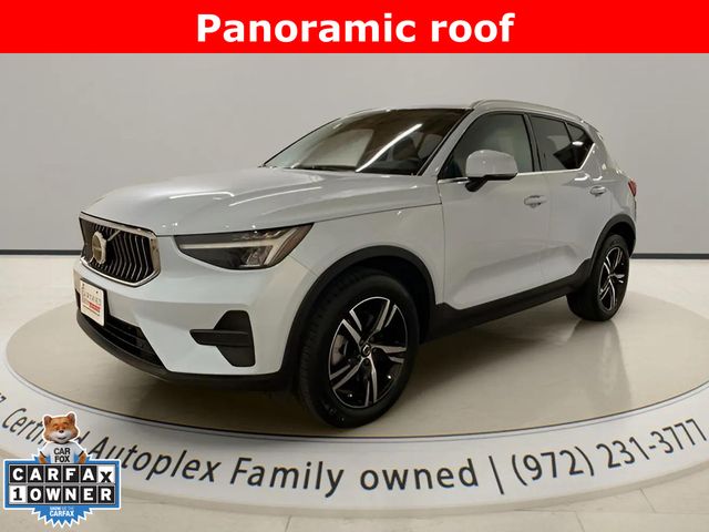 White (Cloud) 2025 Volvo XC40 B5 Core Bright Theme AWD SUV / Crossover All-Wheel Drive Automatic