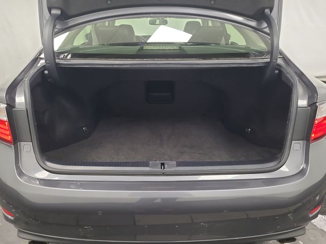 2013 – Lexus – ES