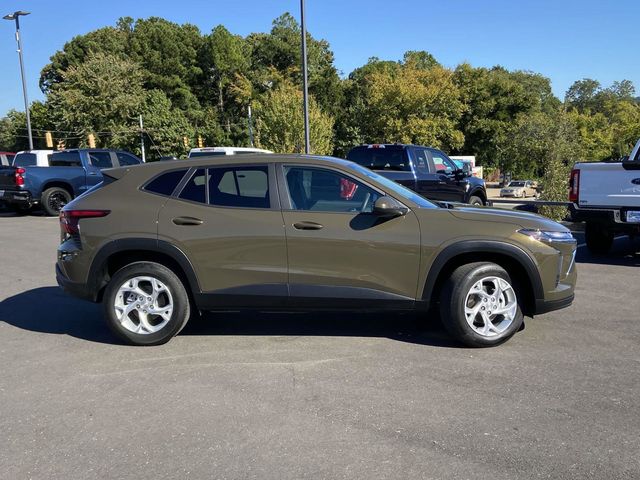 2024 Chevrolet Trax LS 2