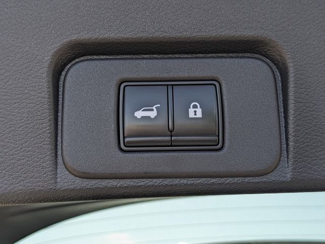 2021 Nissan Rogue Platinum photo
