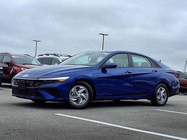 2025 Hyundai Elantra SE FWD