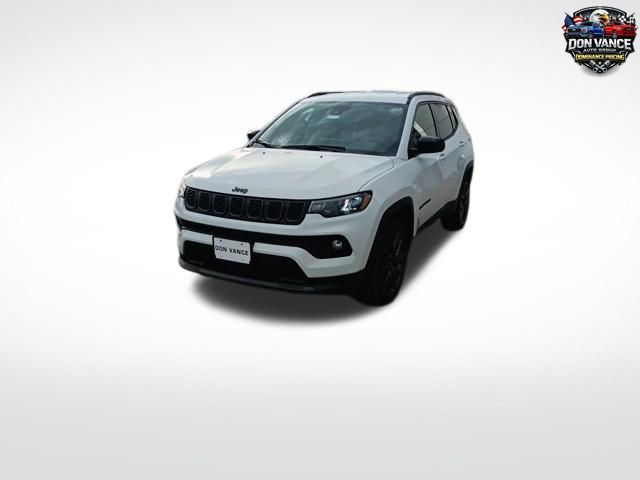 Bright White Clearcoat 2026 Jeep Compass Latitude 4WD SUV / Crossover Four-Wheel Drive 8-Speed Automatic