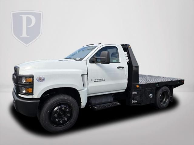 2023 Chevrolet Silverado 5500HD Work Truck 2