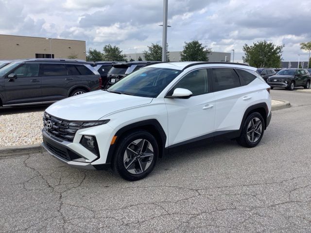 White Pearl 2026 Hyundai Tucson SUV / Crossover Front-Wheel Drive 8-Speed Automatic