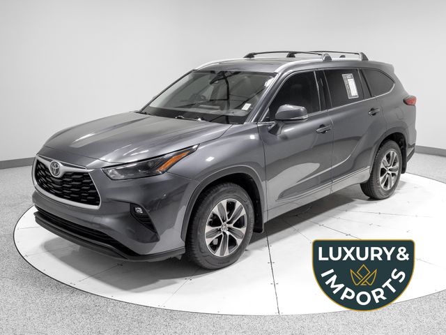 Magnetic Gray Metallic 2022 Toyota Highlander SUV / Crossover All-Wheel Drive 8-Speed Automatic