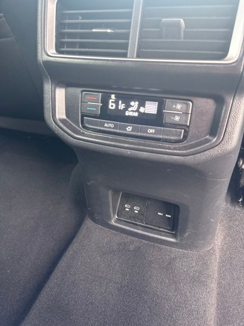 2025 Volkswagen Atlas 2.0T SE w/Technology:L168456A