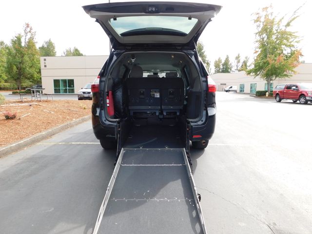 (LS055063) 2020 Toyota Sienna L