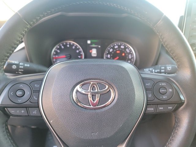 2022 Toyota RAV4 XLE 18