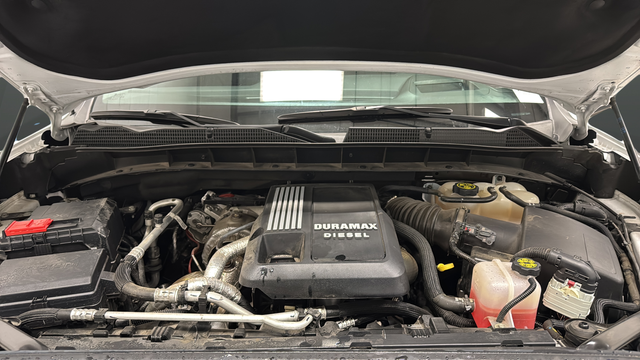 Used 2024 Summit White GMC Denali image 27