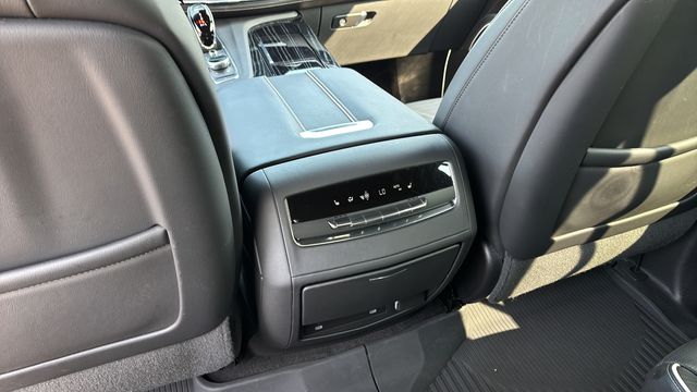 Used 2022 White Cadillac Sport image 21