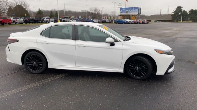 2021 Toyota Camry SE 9