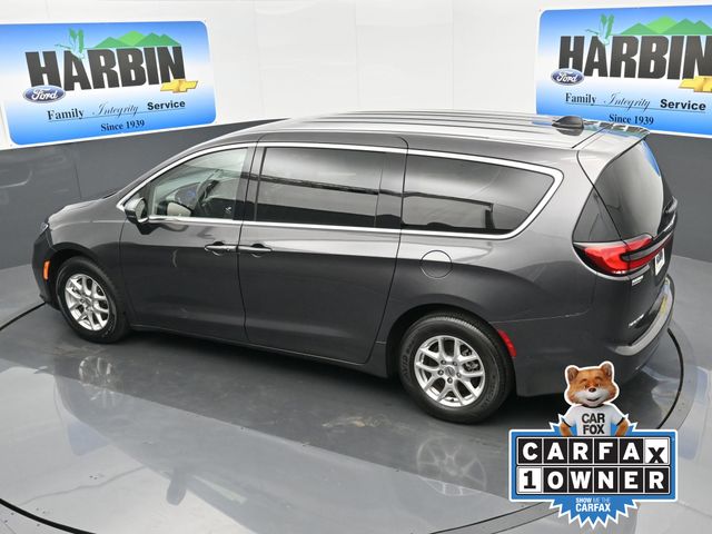 2023 Chrysler Pacifica Touring L photo