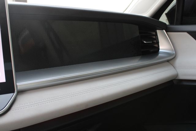 Used 2025 Black Volkswagen 2.0T SE image 19