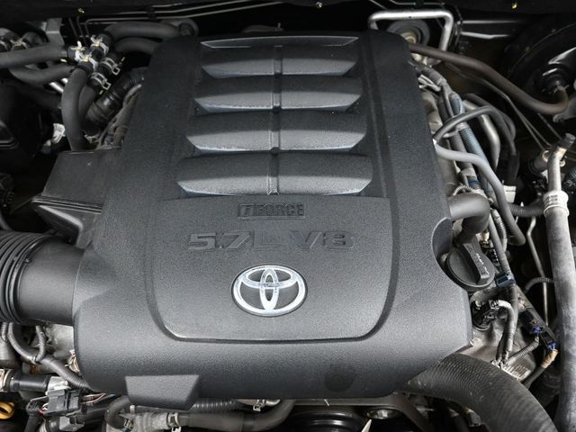 2016 Toyota Sequoia SR5 28