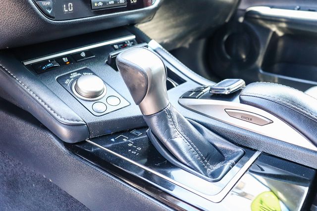 Used 2018 Silver Lexus 300h image 24