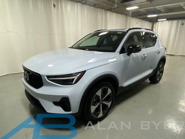 Cloud Blue 2026 Volvo XC40 SUV / Crossover All-Wheel Drive Automatic