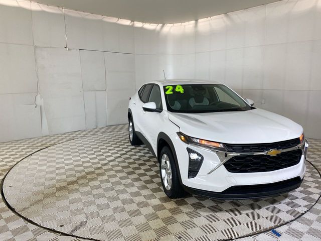 Summit White 2024 Chevrolet Trax LS FWD SUV / Crossover Front-Wheel Drive 6-Speed Automatic