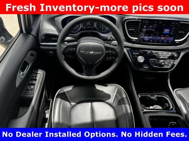 2025 Chrysler Pacifica Limited White at Mac Haik CDJR North Houston