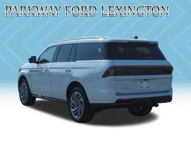 Used 2025 White Lincoln Reserve image 3