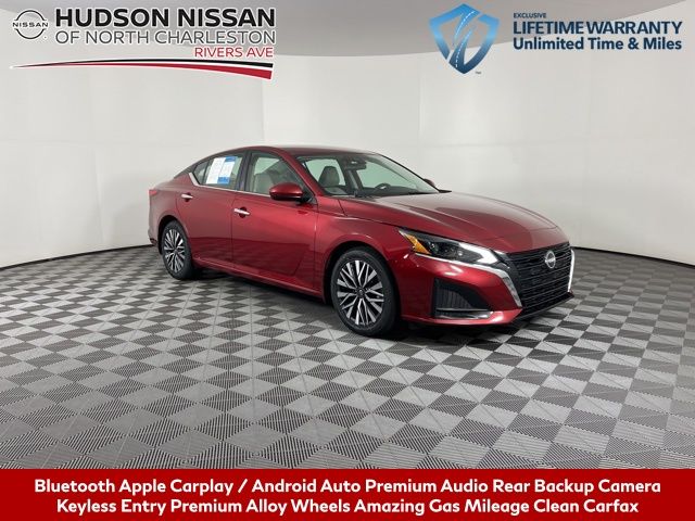 2023 Scarlet Ember Tintcoat Nissan Altima 2.5 SV Sedan