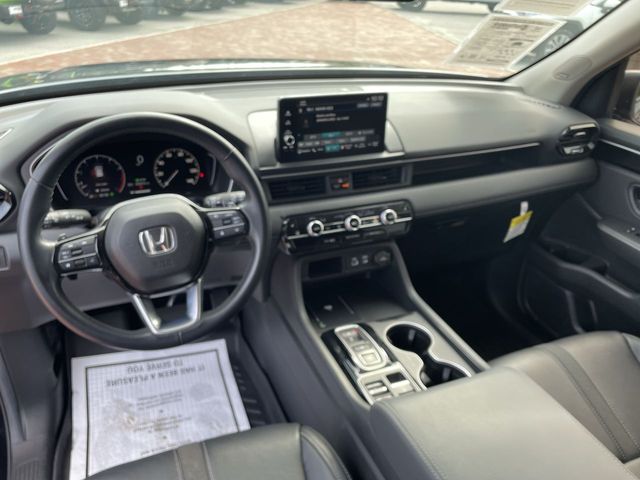 Used 2025 Honda Pilot SUV