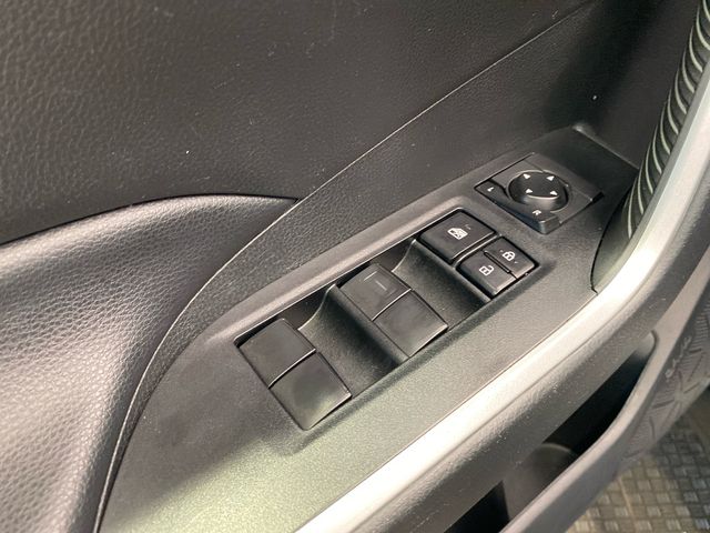 Used 2020  Toyota LE image 10