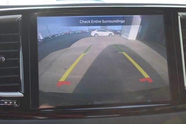 Used 2025 Chrysler Pacifica Van