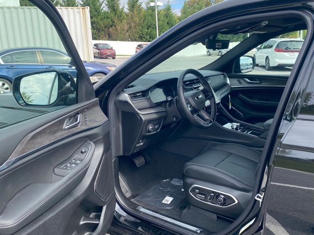 new 2025 Jeep Grand Cherokee car, priced at $52,418