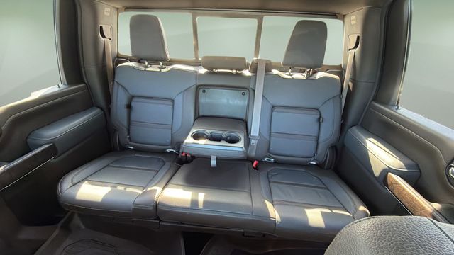 Used 2022 White GMC Denali image 34
