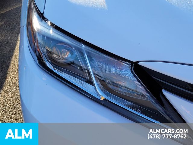 2022 Toyota Camry LE photo 5