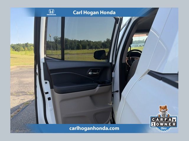 White Diamond Pearl 2017 Honda Ridgeline Pickup Truck Front-Wheel Drive 6-Speed Automatic
