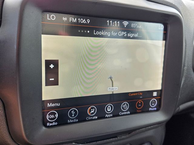 Used 2018 Silver Jeep Limited image 20