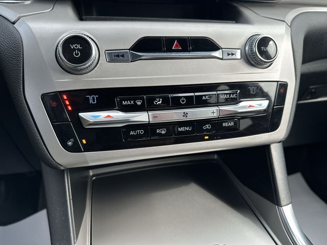 Used 2020 White Ford XLT image 18