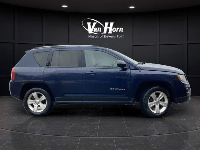 Used 2016 True Blue Pearlcoat Jeep Sport image 2