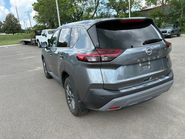 Used 2023 Gray Nissan S image 13