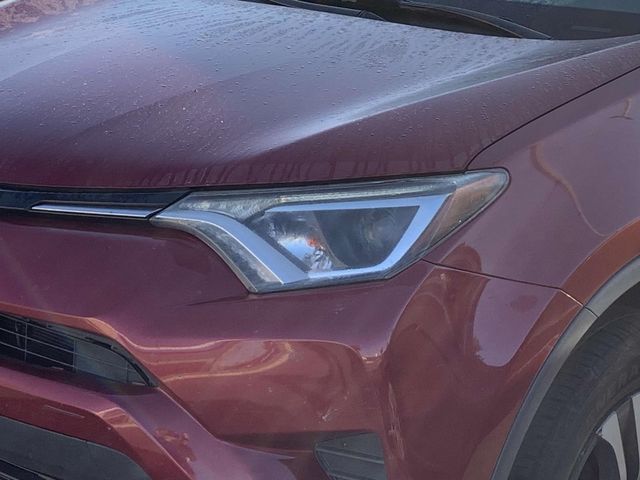 2018 Toyota RAV4 LE 6