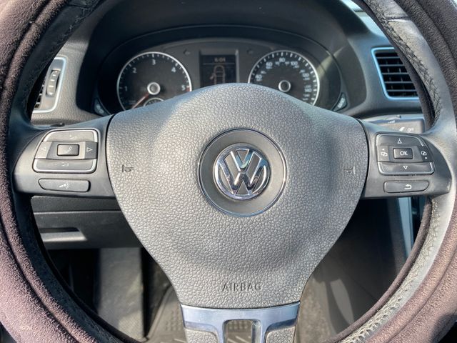 2013 Volkswagen Passat TDI SE 9