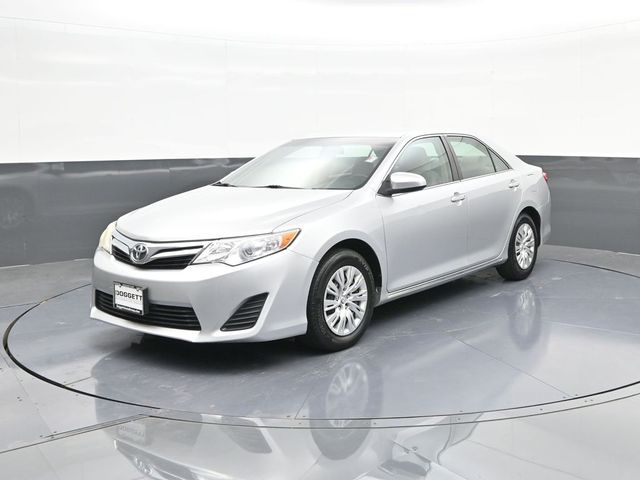 Classic Silver Metallic 2014 Toyota Camry Sedan Front-Wheel Drive 6-Speed Automatic