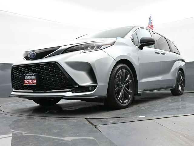 2022 Toyota Sienna XSE 28