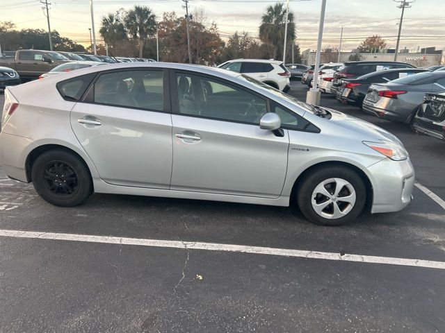 2013 Toyota Prius Two 9