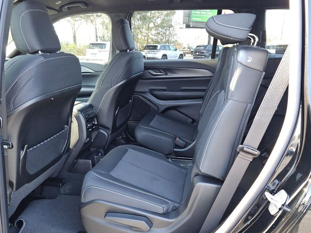 2026 Jeep Grand Cherokee L Laredo 4x4